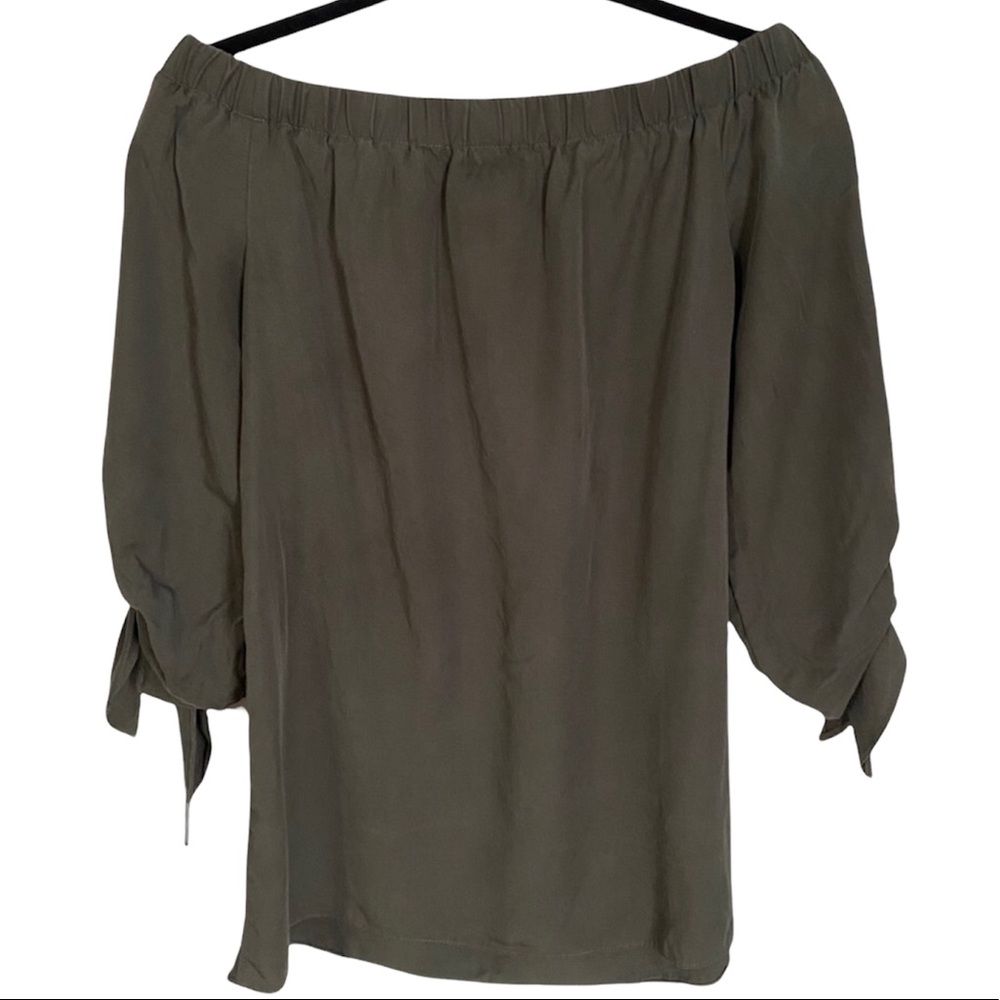 DO+BE OFF THE SHOULDER TOP